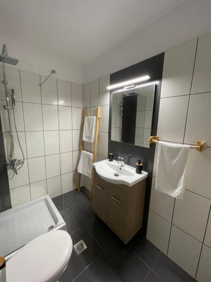 Vasiliki Apartments นาฟปาคตอส ภายนอก รูปภาพ