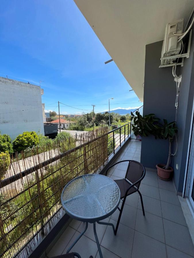 Vasiliki Apartments นาฟปาคตอส ภายนอก รูปภาพ