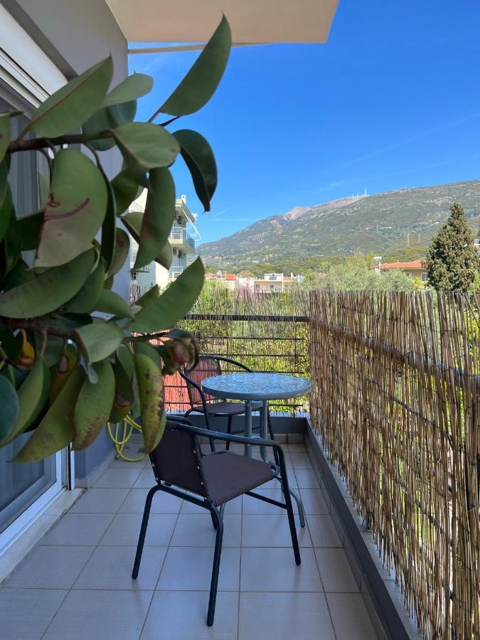 Vasiliki Apartments นาฟปาคตอส ภายนอก รูปภาพ
